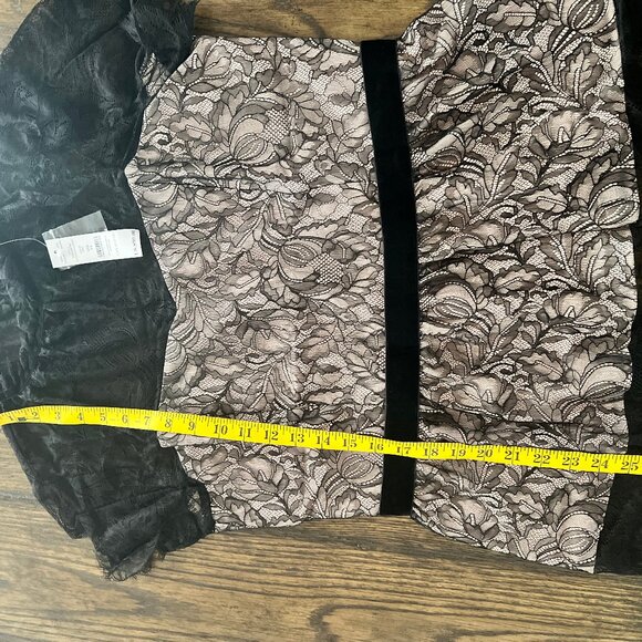 White House Black Market Contrast Lace Bodice Blouse – Size 14 – NWT - Picture 14 of 16